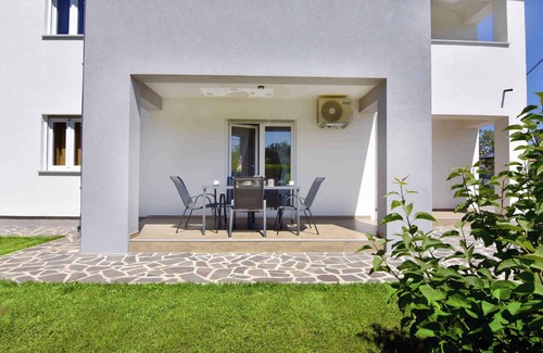 Cepljani Appartement | Appartement de vacances avec piscine dans un lotissement calme