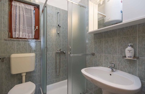 Plomin Appartement | Appartement de vacances avec 3 salles de bains, barbecue et aire de jeux pour enfants