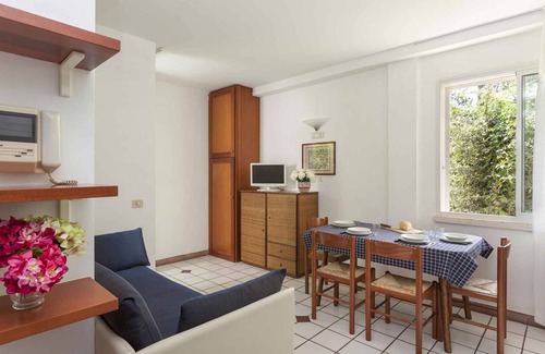 Alba Appartement | Holiday apartment with balcony and air conditioning