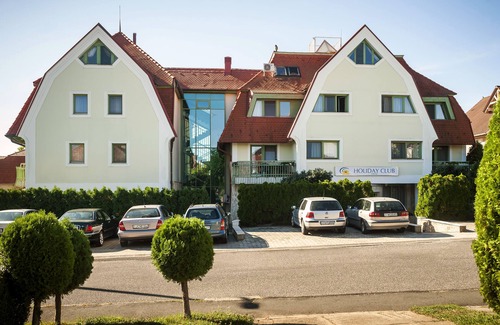 Heviz Appartement | Holiday Club Apartman Hotel