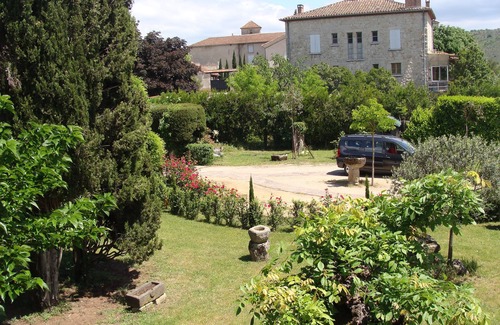 Rosieres Maison | Gite de vacances pour 4-5 pers, bord de riviere. Sud Ardèche, climat méridional