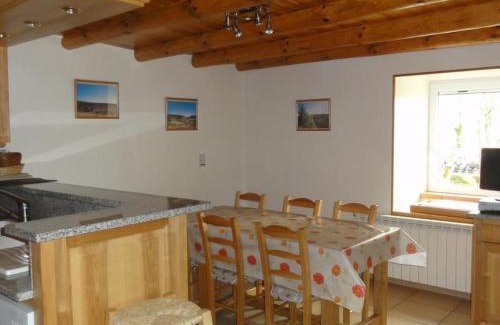 Le Malzieu-Forain Maison | Holiday cottage in Lozre in a pretty corner of Margeride