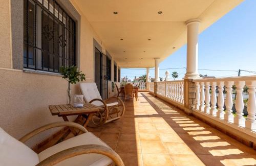 Alcanar Maison | Holiday Home Gladiols by Interhome