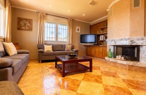 Alcanar Maison | Holiday Home Gladiols by Interhome