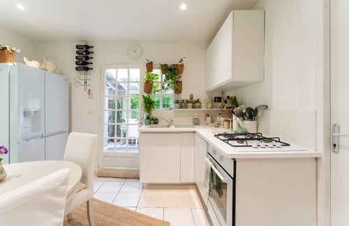 Chateauneuf-de-Gadagne Maison | Maison de vacances 'En Bord De Sorgue' avec piscine privée, terrasse privée et Wi-Fi