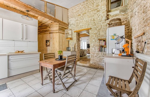 Saint-Germain-dEsteuil Maison | Maison de Vacances 'D'Amélie' avec Terrasse Commune, Jardin Commun et Wi-Fi