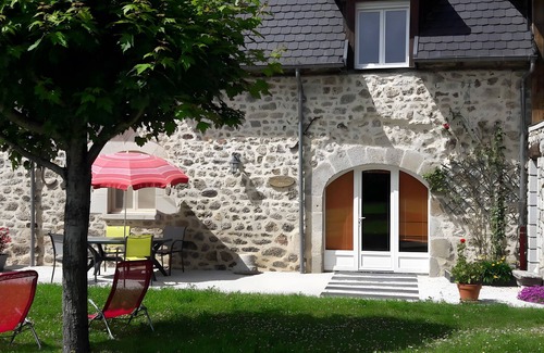 Saint-Mamet-la-Salvetat Maison | Holiday Home 'Gîte Le Rosier' with Wi-Fi