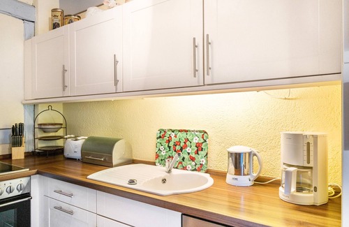 Abbendorf Maison | Holiday Home 'Altes Nachtwächterhaus' with Private Terrace and Wi-Fi