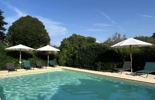 Le Buisson-de-Cadouin Maison | Maison de vacances 'La Forge' avec piscine partagée, terrasse privée et Wi-Fi