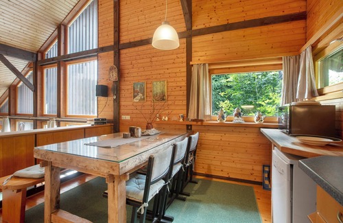 Bernau Maison | Holiday Home 'Mountain View' with Shared Garden and Balcony