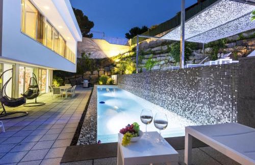 Calonge Maison | Holiday Home Nathalie by Interhome