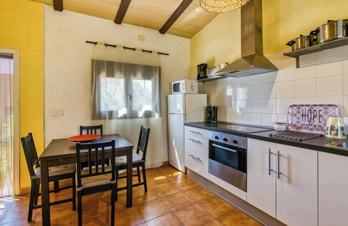 Torroella de Montgri Maison | Maison de vacances "Castell del Montgrí" avec vue sur les montagnes, piscine et Wi-Fi.