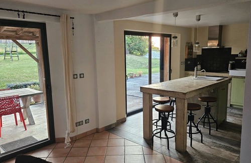 Sencenac-Puy-de-Fourches Maison | Holiday Home 'L’Ancien Séchoir' with Private Terrace, Private Garden and Wi-Fi