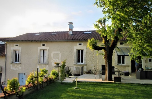Leguillac-de-l'Auche Maison | Maison de vacances 'La Maeltri' avec piscine privée, Wi-Fi et climatisation