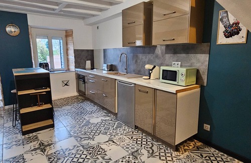 Loiron Maison | Holiday Home 'So'spa' with Private Terrace and Private Garden
