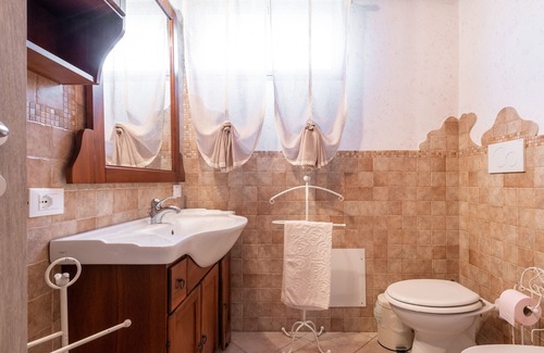 San Giovanni Suergiu Maison | Holiday Home "Azzurra Relax" with Pool, Garden & Wi-Fi