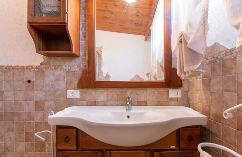 San Giovanni Suergiu Maison | Holiday Home "Azzurra Relax" with Pool, Garden & Wi-Fi