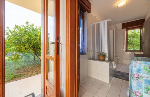 San Giovanni Suergiu Maison | Maison de vacances 'San Giovanni' avec terrasse privée, Wi-Fi et climatisation