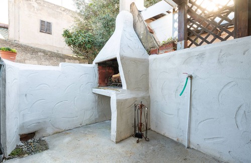 San Giovanni Suergiu Maison | Maison de vacances 'Elifra' avec terrasse privée, jardin privé et balcon