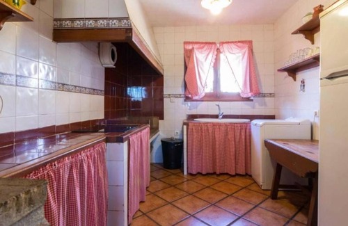 Caravaca de la Cruz Maison | Casa de vacaciones 'Noguericas 1' con vistas a la montaña, piscina compartida y Wi-Fi