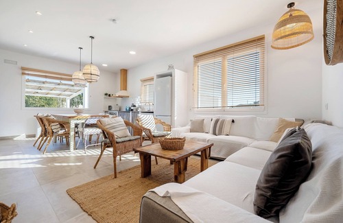 Sant Jaume d'Enveja Maison | Maison de vacances 'Mas Midó' avec vue sur la montagne, Wi-Fi et climatisation