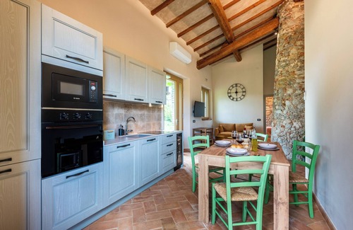 San Macario In Monte Maison | Maison de vacances 'Rustico Con Jacuzzi In Toscana' avec piscine partagée, Wi-Fi et climatisation