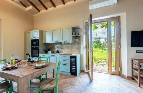San Macario In Monte Maison | Maison de vacances 'Rustico Con Jacuzzi In Toscana' avec piscine partagée, Wi-Fi et climatisation