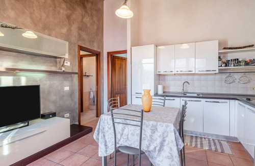 Santa Maria a Monte Maison | Holiday Home 'Fontine' with Private Terrace, Wi-Fi and Air Conditioning