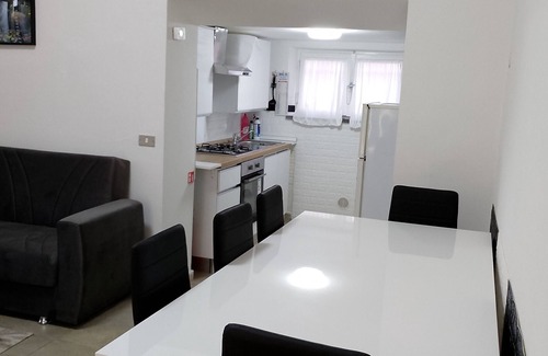 Migliarino Maison | Holiday Home 'Affittacamere Da Lory' with Private Garden and Wi-Fi