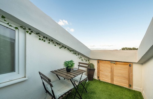 Decimomannu Maison | Maison de vacances 'Al Chiaro Di Luna' avec balcon, Wi-Fi et climatisation