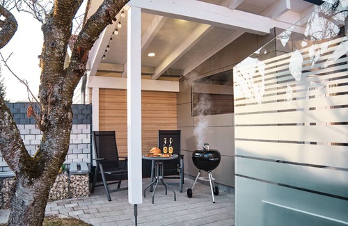 Wehingen Maison | Holiday Home 'Am Millibach' with Private Terrace, Private Garden and Wi-Fi