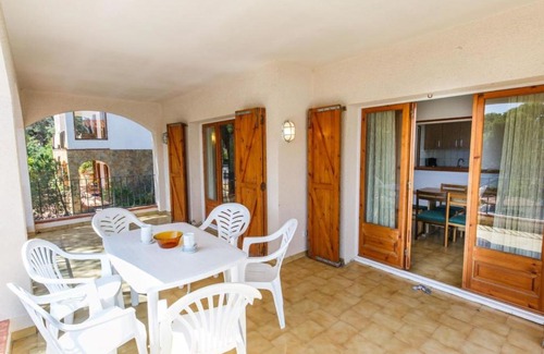 Pals Maison | Holiday Home Apartament Isern Baix by Interhome