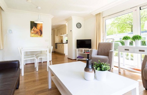 Ede Chalet De Ski | ✓ Holiday home at Bospark Ede ✓ Holiday home for 3 persons ✓ Located in Ede (Gelderland) ✓ Holiday park on the Veluwe ✓ Book directly through the park