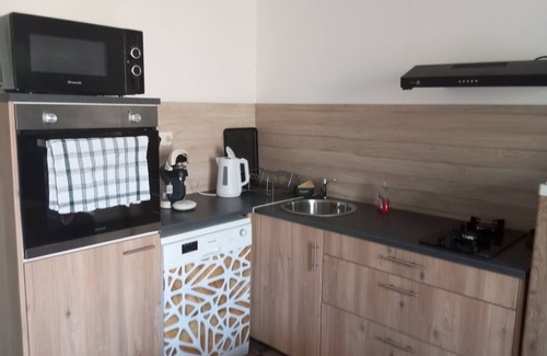 Pinderes Maison | Holiday Home 'Au Calme' with Wi-Fi