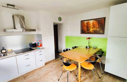 Laupheim Maison | Holiday Home 'Bailey' with Private Garden, Balcony and Wi-Fi