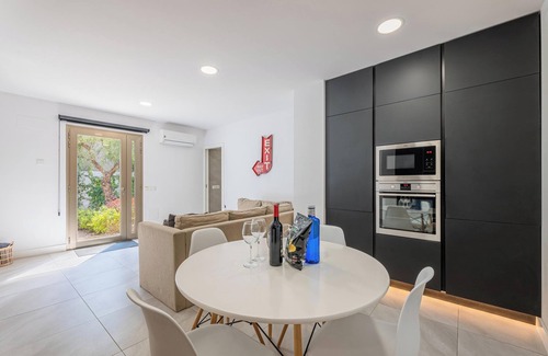 Calamayor Maison | Maison "Bonanova 20", avec jardin, terrasse plein air privé et Wi-Fi