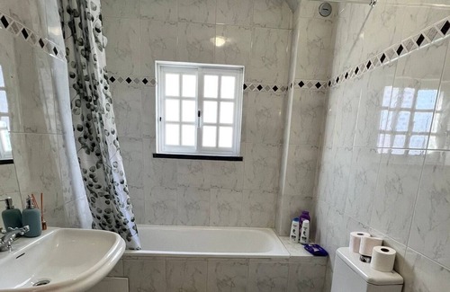 Seixal Maison | Holiday Home 'Braithgate Cosy' with Balcony and Wi-Fi