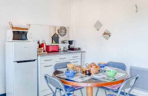 Noyant-Villages Maison | Maison de vacances 'Gîte Bricabroc' avec piscine partagée, terrasse privée et Wi-Fi