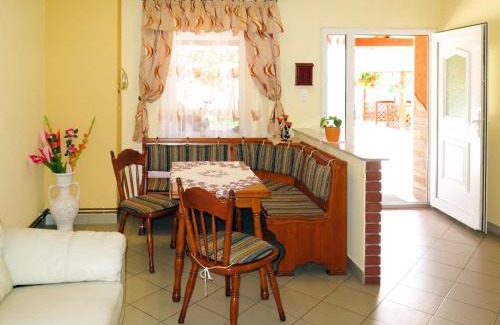 Balatonszarszo Maison | Holiday Home Brigi by Interhome