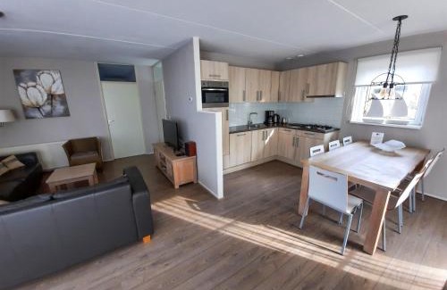 Eernewoude Maison | Holiday Home Bungalowpark It Wiid by Interhome