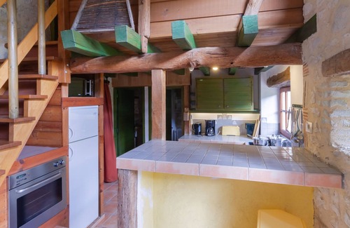 Monflanquin Maison | Holiday Home 'Côté Grange' with Shared Pool, Terrace, Garden & Wi-Fi