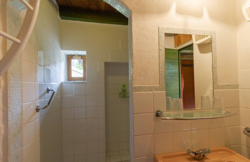 Monflanquin Maison | Holiday Home 'Côté Grange' with Shared Pool, Terrace, Garden & Wi-Fi
