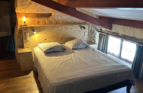 Monflanquin Maison | Holiday Home 'Côté Grange' with Shared Pool, Terrace, Garden & Wi-Fi