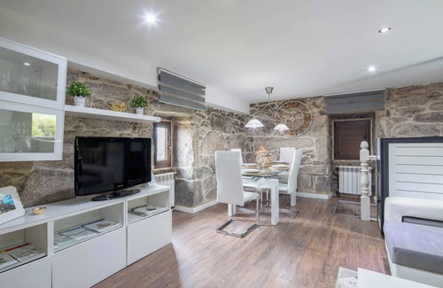 Ponte Caldelas Maison | Maison de vacances 'Casa Da Xeitosa' avec vue sur la montagne, piscine privée et Wi-Fi