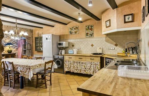 Orriols Maison | Maison de vacances 'Ca La Maria' avec vue sur les montagnes, terrasse privée et Wi-Fi.
