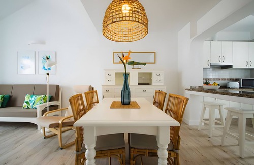 Arrieta Maison | Holiday Home 'Caleta Campos Bungalows' with Sea View, Shared Pool and Wi-Fi