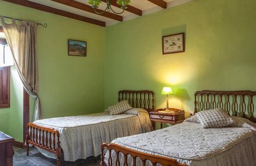 Montijos Maison | Holiday Home Camino La Candelaria-1 by Interhome