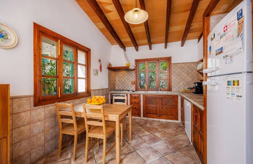 Fornalutx Maison | Maison de vacances "Can Bordoy" avec vue sur les montagnes, piscine, jardin et terrasse.