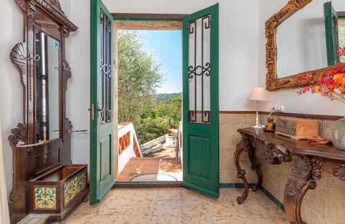 Tossa de Mar Maison | Holiday Home 'Can Garriga' with Mountain View, Private Terrace and Wi-Fi