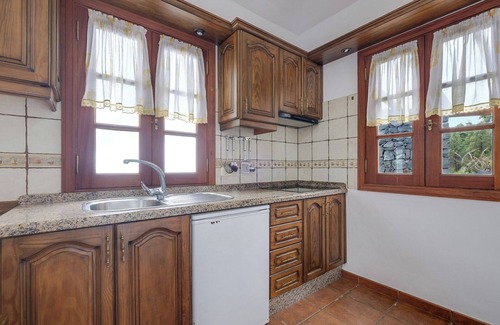 Buen Paso Maison | Maison de vacances "Candelaria" avec vue sur la montagne et l'océan, piscine, terrasse et Wi-Fi